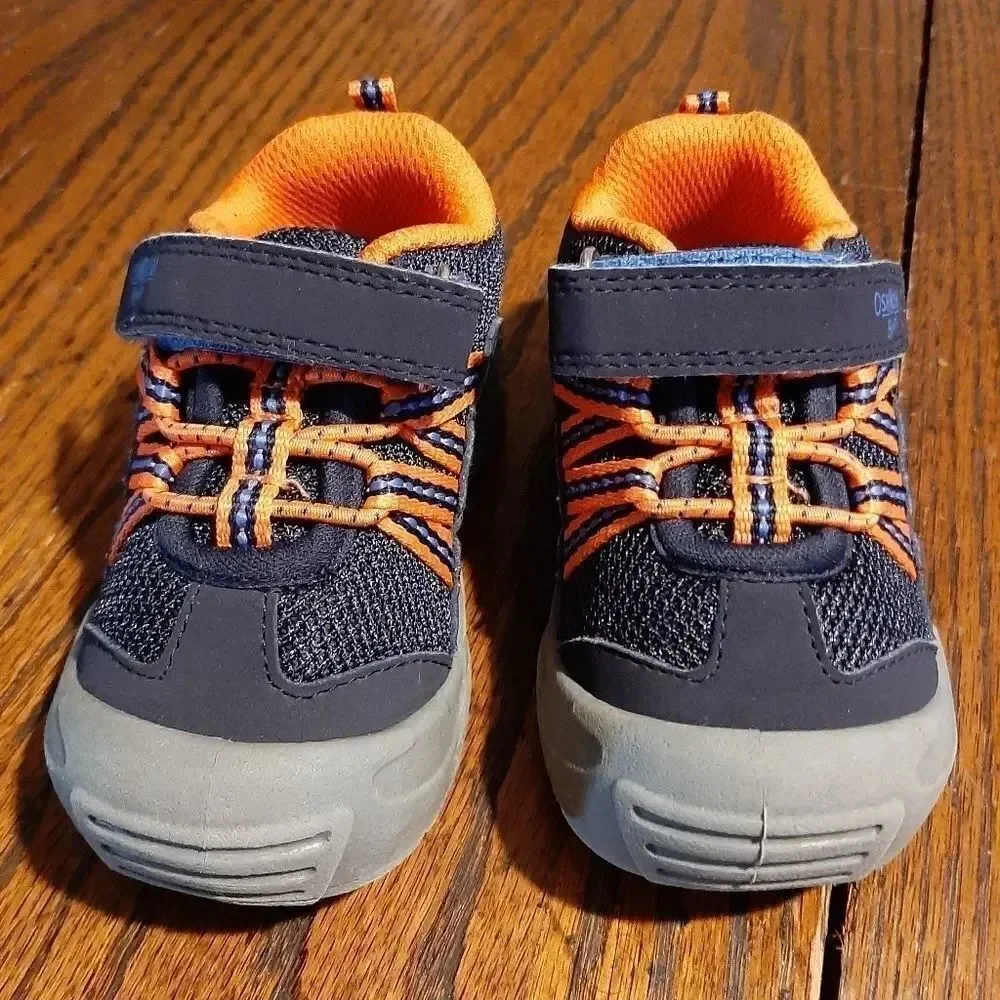 EUC Oshkosh Toddler 5M Kid's Teti Bump Toe Sneakers